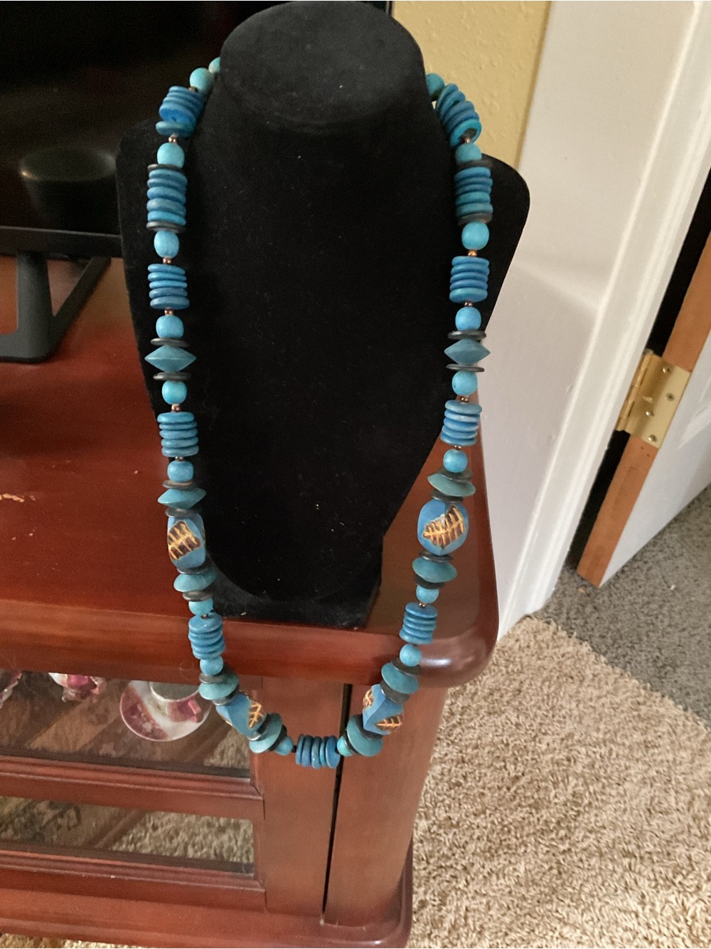 Turquoise-colored wooden Beaded Necklace